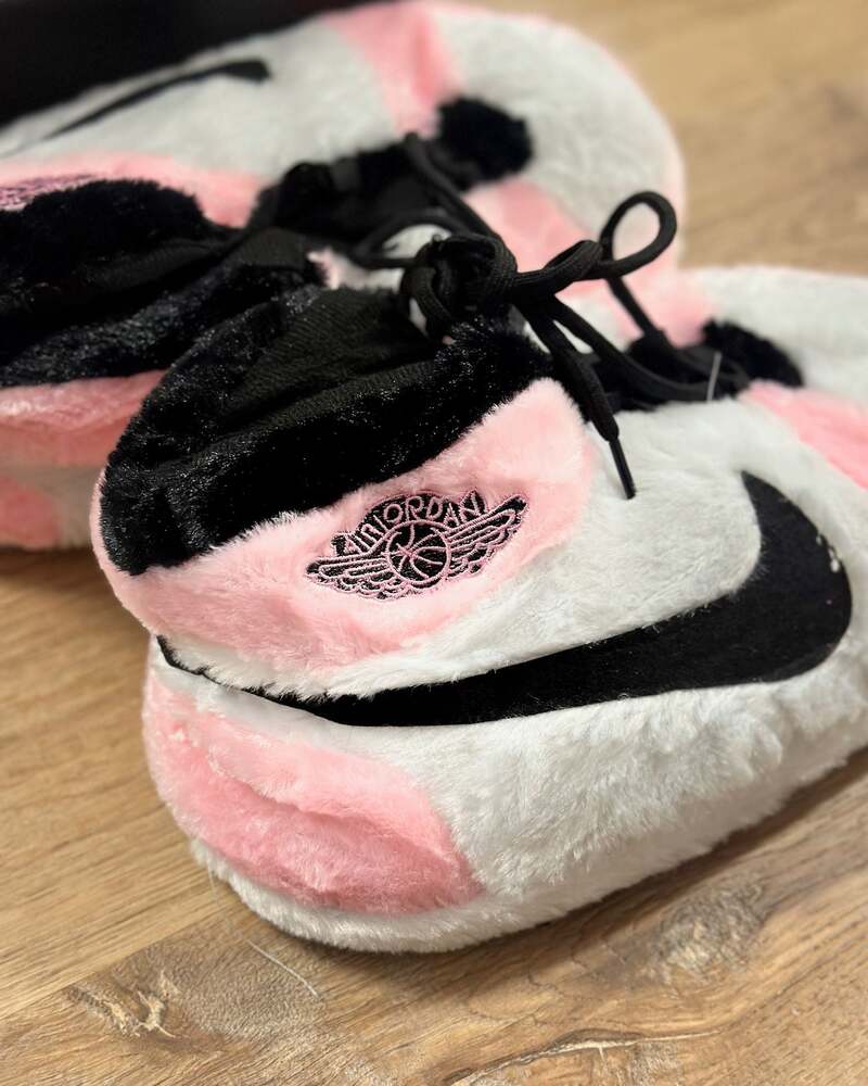Slippers - Picture 4 of 4